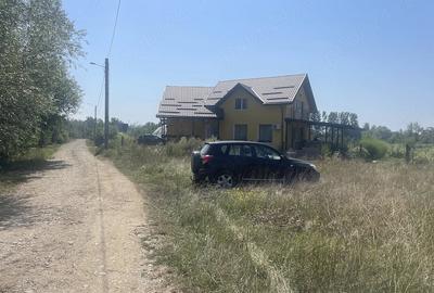 Teren de 355 mp, în Chechiș