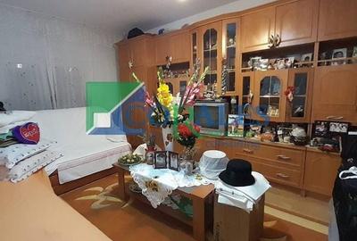 Apartament cu 4 camere decomandat, mobilat în Girocului - 1