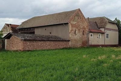 Casă cu Teren 2877 Mp în Tomnatic