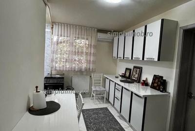Apartament cu 3 camere decomandat, mobilat în Vitan