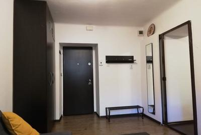Garsonieră, mobilată în P-ța Romană