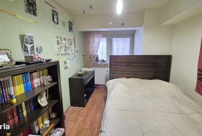 Apartament cu 3 camere semidecomandat în 9 Mai