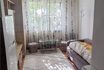 Garsonieră decomandată în Girocului
