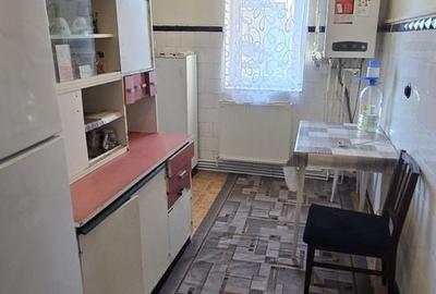 Apartament cu 3 camere decomandat în Micro 5