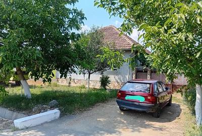 Casă cu 3 camere cu Teren 800 Mp în Central