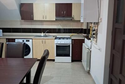 Casă cu 4 camere cu Canalizare în Palazu Mare - 11