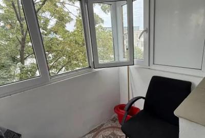 Apartament cu 2 camere semidecomandat în Craiovița Nouă