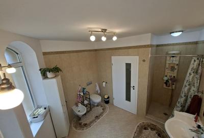 Casă cu 4 camere decomandat în Ghiroda - 4