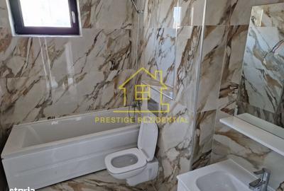 Apartament cu 3 camere decomandat în Titan