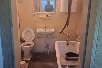 Casă cu 4 camere cu Canalizare în Central - 8