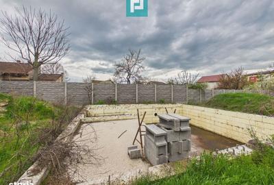 Casă cu 4 camere cu Canalizare în Pârneava
