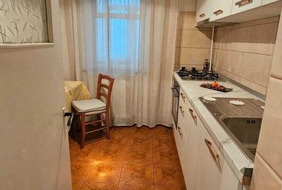 Apartament cu 2 camere decomandat în Nicolina