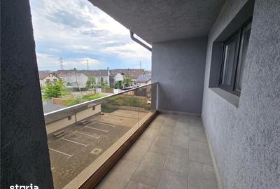 Apartament cu 3 camere decomandat în Șcheia