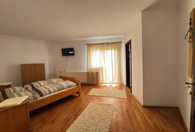 Spațiu comercial, de 350 mp, în Central - 3