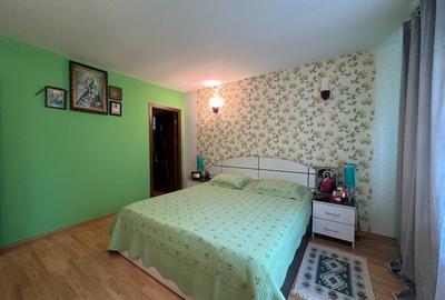 Casă cu 6 camere cu Teren 2250 Mp în Fulga