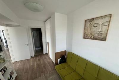 Apartament cu 3 camere decomandat în Tractorul - 4