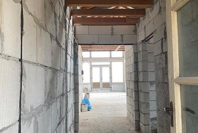 Casă cu Teren 800 Mp în Palazu Mare - 9