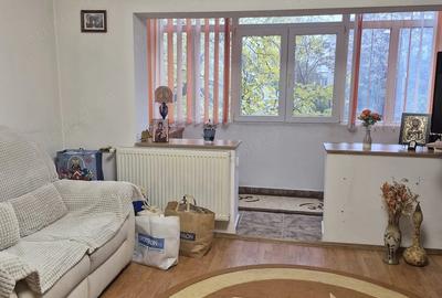 Apartament cu 2 camere decomandat în Rahova - 2