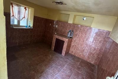 Casă cu 4 camere în Exterior Vest - 3