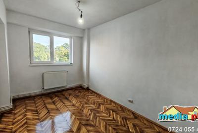 Apartament cu 3 camere decomandat în Țiglina 1 - 3