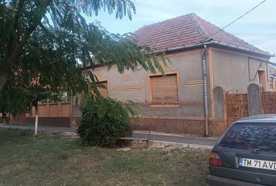 Casă cu 4 camere în Cebza