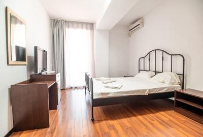 Apartament cu 3 camere decomandat, mobilat în Mamaia