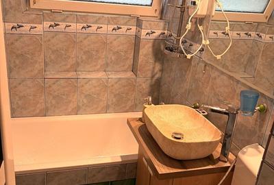 Apartament cu 3 camere decomandat în Giurgiului - 2