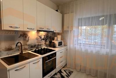 Apartament cu 2 camere decomandat, mobilat în Primo
