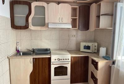 Apartament cu 3 camere decomandat în Rogerius