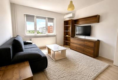 Apartament cu 2 camere semidecomandat, mobilat în Gheorghe Lazăr