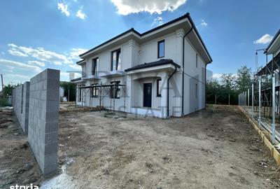 Casă cu 5 camere cu Teren 250 Mp în Moșnița Nouă