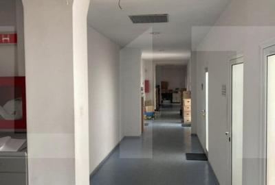 Spațiu comercial, de 576 mp, în Central - 4
