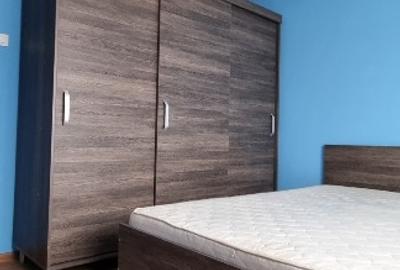 Apartament cu 3 camere decomandat, mobilat în Central