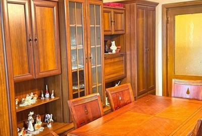 Apartament cu 3 camere decomandat în Craiovița Nouă