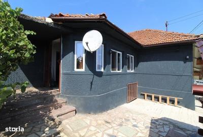 Casă cu 3 camere în Măceu