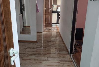 Apartament cu 4 camere decomandat în Central - 1