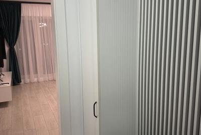 Garsonieră decomandată în Titan