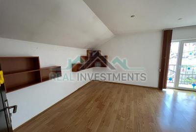Casă cu 5 camere cu Teren 392 Mp în Intim - 2