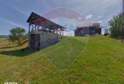 Casă cu 4 camere cu Teren 1160 Mp în Sarasău