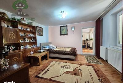 Casă cu 3 camere în Bucium