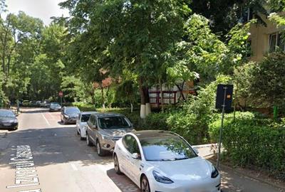 Garsonieră decomandată în Brâncoveanu