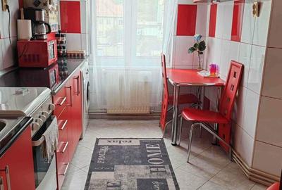 Apartament cu 2 camere decomandat în Tudor
