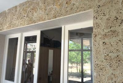 Casă cu 6 camere cu Teren 1892 Mp în Central - 4