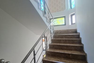 Casă individuală cu 9 camere cu Canalizare în Furnica - 15