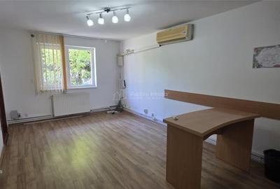 Apartament cu 3 camere în Micro 9