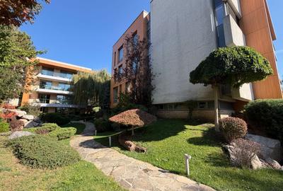 Apartament cu 4 camere decomandat în Băneasa