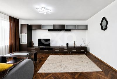 Apartament cu 4 camere decomandat în Punctele Cardinale
