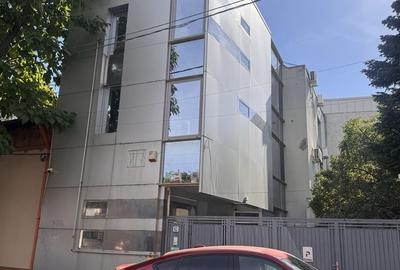 Spațiu comercial, de 240 mp, în Central