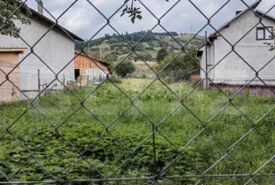 Casă cu 4 camere cu Teren 1600 Mp în Central - 3