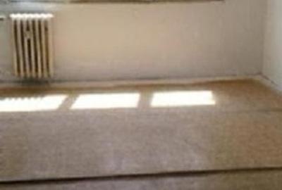 Apartament cu 3 camere semidecomandat în Berceni - 3